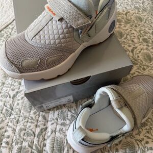 Jordan Gray and Mint Women's Jordan Trunners